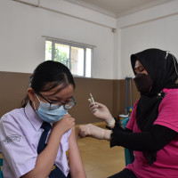 Imunisasi Campak dan Rubella SMP METTA MAITREYA